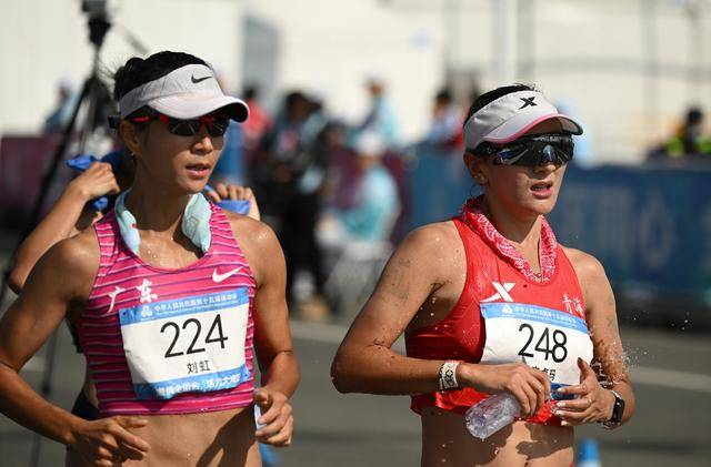 全运会丨女子20公里竞走决赛:杨家玉率先冲线