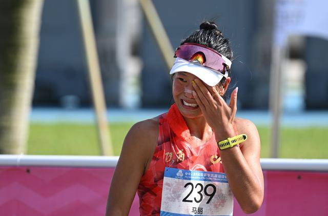 全运会丨女子20公里竞走决赛:杨家玉率先冲线