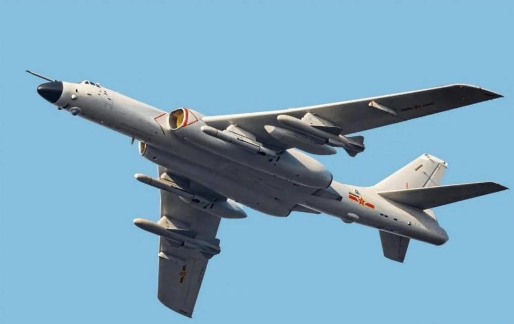 钓鱼岛巡航，黄海实弹射击，055大驱轰6出击南海，中国重拳砸向美日菲！