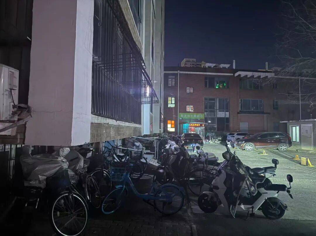 天通苑一天两起电动车火情，突然着火忒吓人丨有事儿@新京报