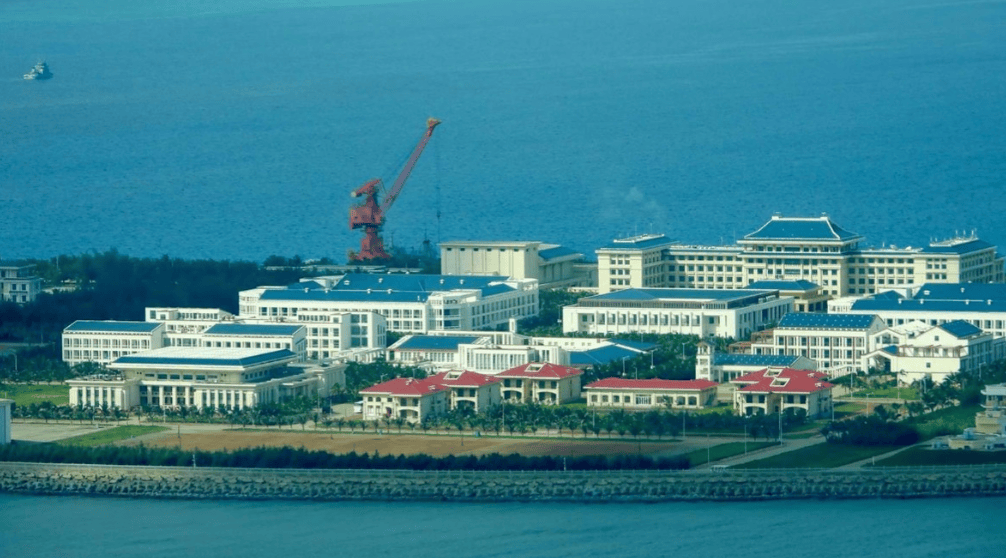 中日剑拔弩张之际，菲律宾巡逻机非法侵闯渚碧岛，解放军果断“开火警告”