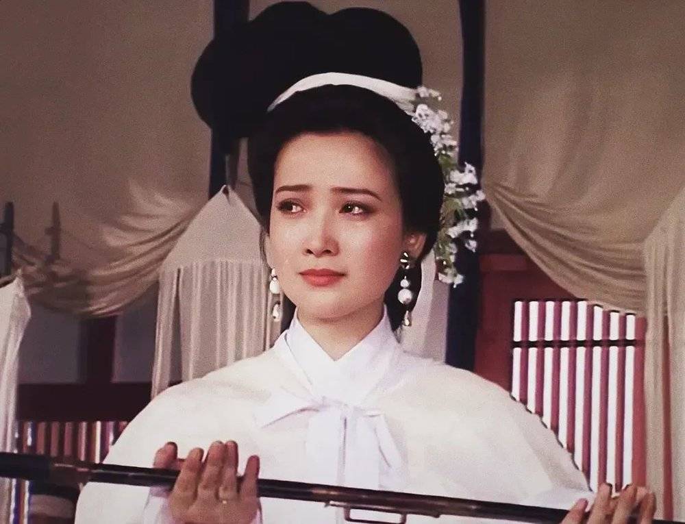 制片人任大惠悼念何晴：病中依然像过去一样爱笑，太可惜了