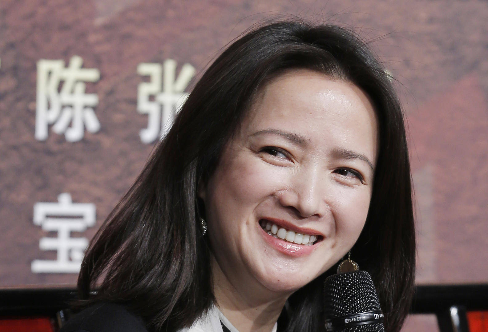 制片人任大惠悼念何晴：病中依然像过去一样爱笑，太可惜了