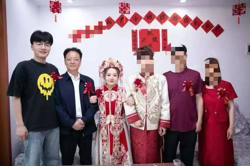 承认了，全是演的！她彻底凉凉