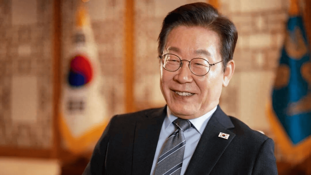 日本访华遭拒！李在明当着全世界的面公开喊话，让高市早苗彻底破防