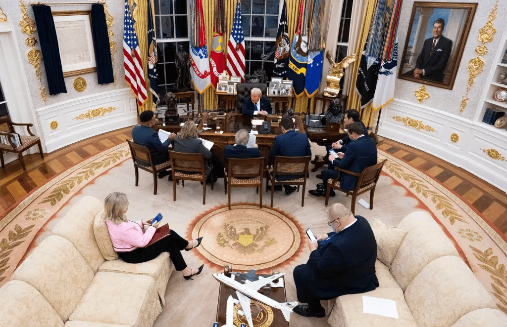 特朗普接受专访放话：我不需要国际法，我的唯一限制是我的道德准则
