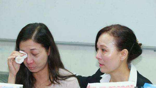 考古|小龙女正式与成龙和解？被曝生活拮据遭父亲经济支援，叛逆多年的她终成熟