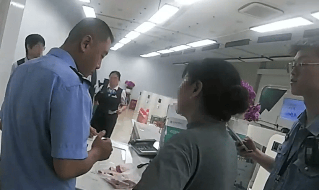 女子带34000元现金打车，司机行驶途中谎报行程，幸好警方这一步做得快