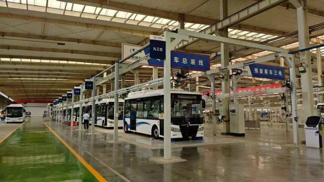 独家！少林客车迎来“新东家”，河南航空港区国资入主丨极刻