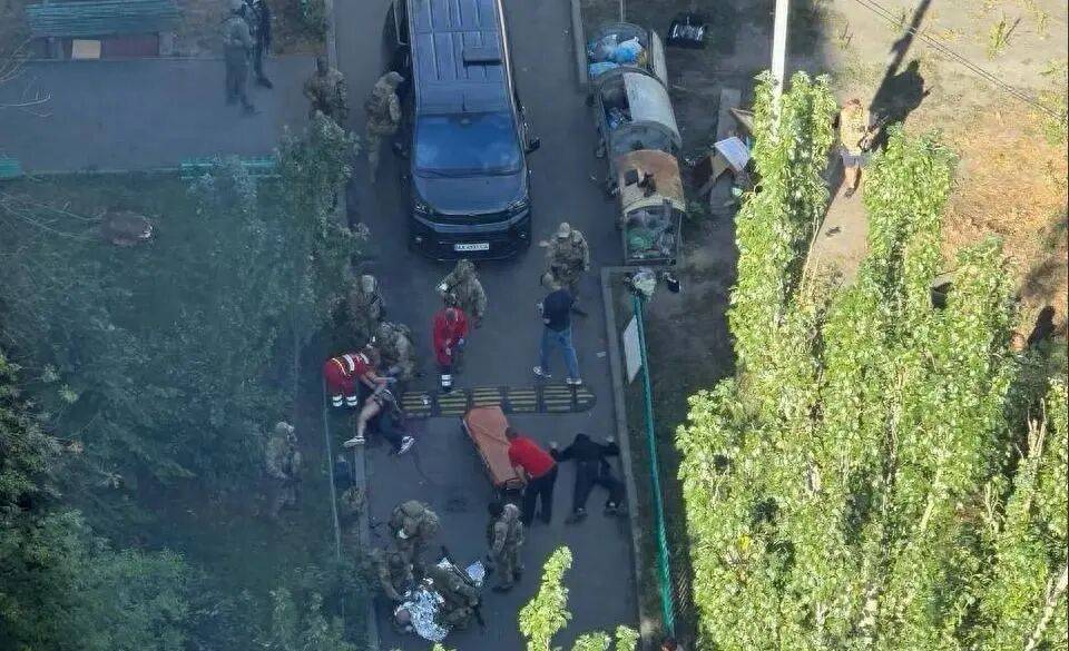 泽连斯基气得七窍生烟!乌克兰2大特工组织火并,到底犯了哪门子毛病?发生了什么?