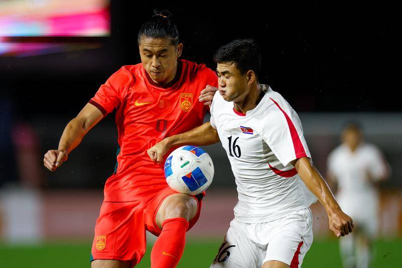 老将出马！亚运会-张玉宁吴曦传射 U23国足2-1逆转朝鲜开门红